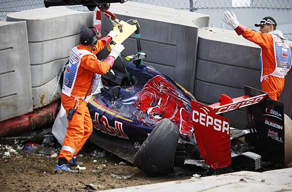 SAINZ crash