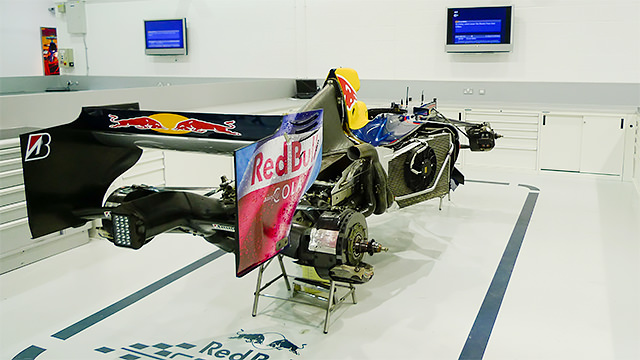red-bull-show-car-in-pieces